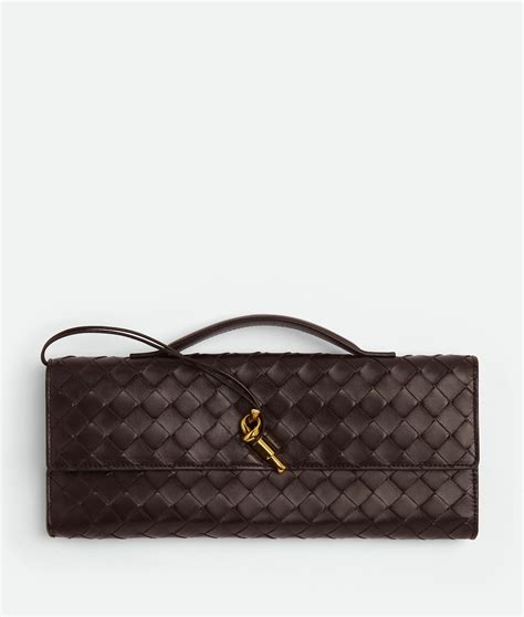 Bottega Veneta Andiamo long clutch for Women .